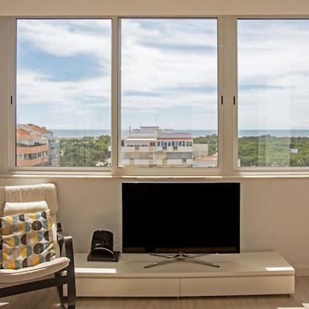 Magnificent 1 Bedroom Apartment With Views Over The Ocean Costa de Caparica Kültér fotó