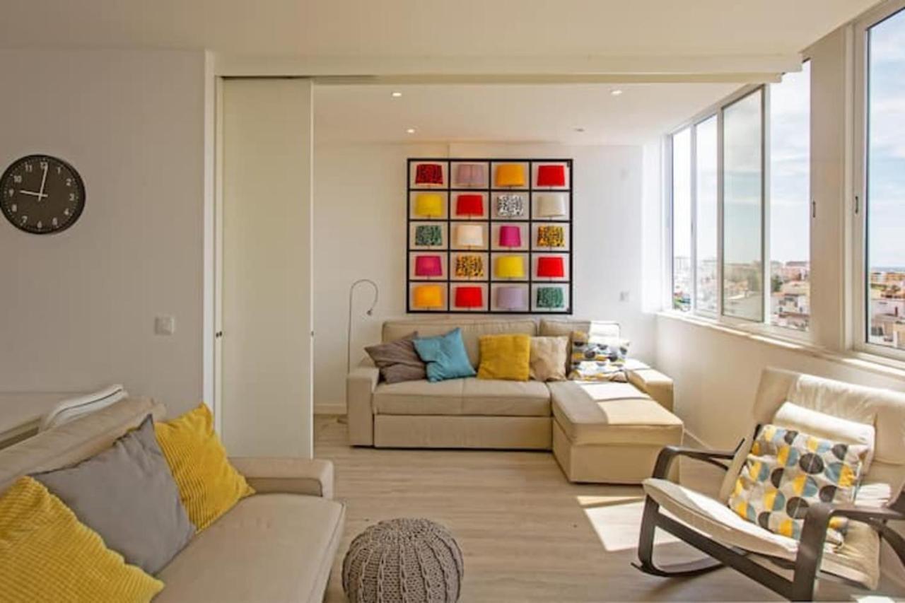 Magnificent 1 Bedroom Apartment With Views Over The Ocean Costa de Caparica Kültér fotó